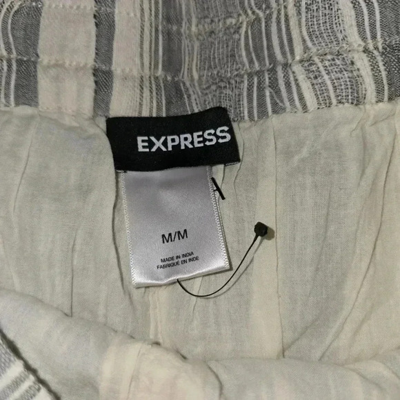 Womens Express NWOT, lined pants, size medium, excellent shape! - Picture 2 of 3